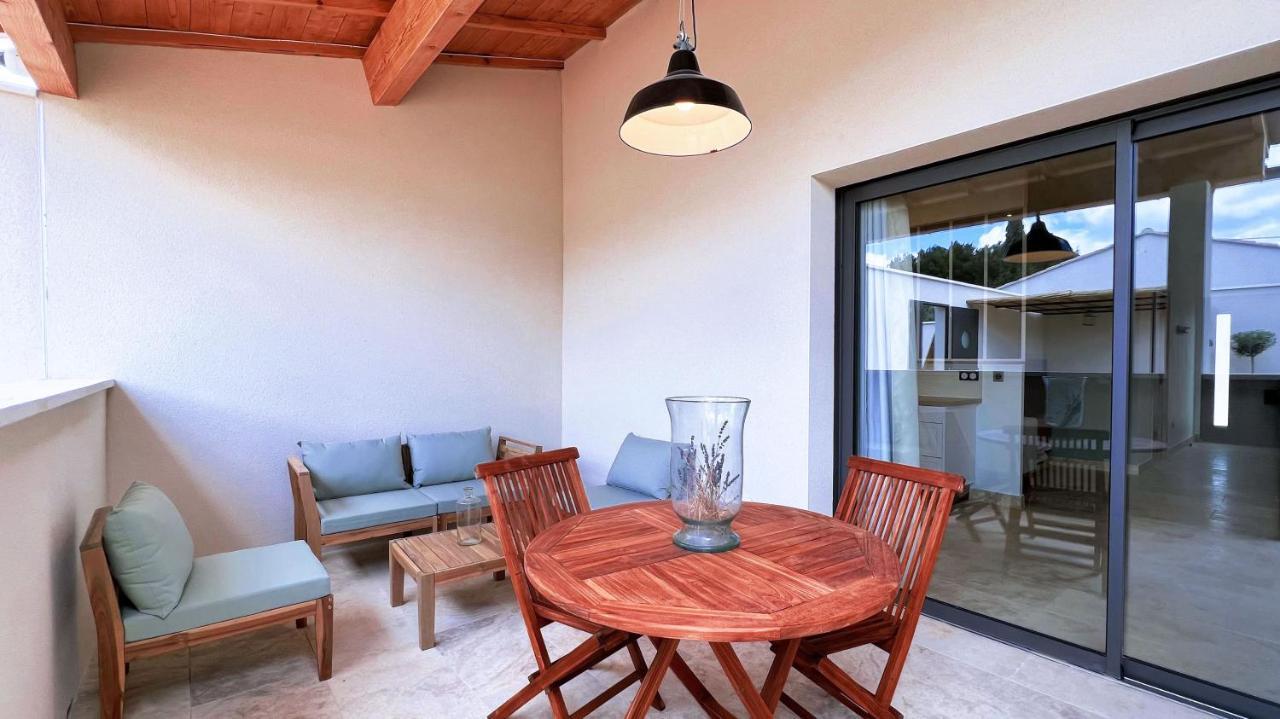 Les Logis De Cocagne Apartamento Saint-Rémy-de-Provence Exterior foto